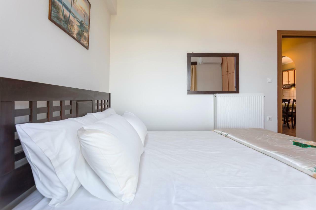 Venetico Beachfront & - 2 Bedroom Appartement Argassi