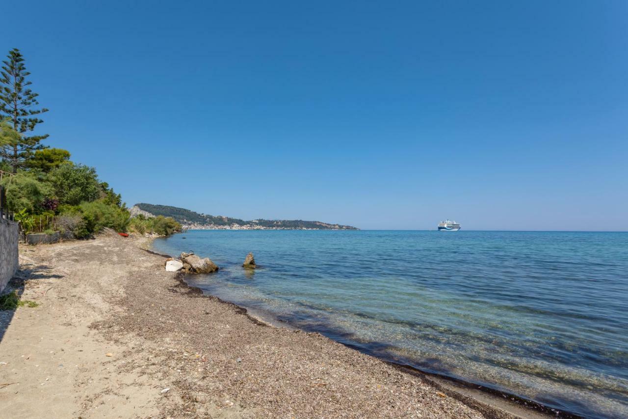 Venetico Beachfront & - 2 Bedroom Appartement Argassi